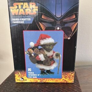 NWOT Star Wars Yoda Santa Figurine
